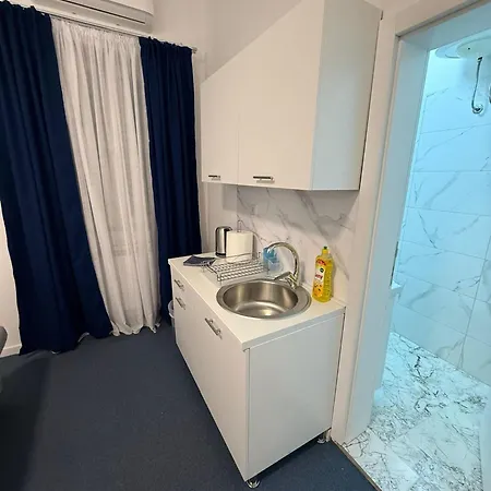 Royal Blue Point Apartman *